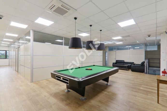 Immobilier professionnel Location Stains  42m² 590€