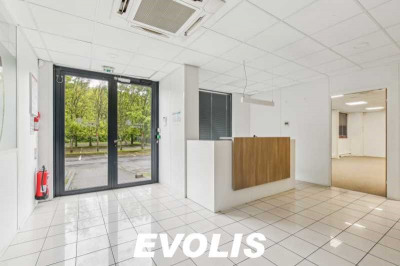 Local commercial 2068 m² 