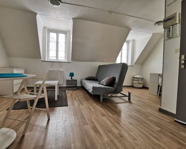 Studio 27 m2 2ème ét /2 Place Locronan 