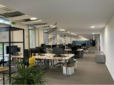 Bureau 3432 m² 