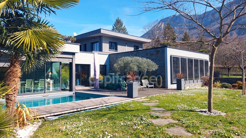 Dpt Savoie (73), à vendre DRUMETTAZ CLARAFOND Villa 6P avec Piscine