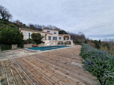 Villa 4 pièces 185 m²