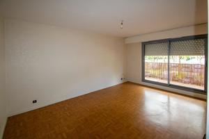 Appartement À Vendre PAU avec balcon, parking et cave 