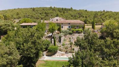 Bâtisse de charme avec vue- Luberon - 14 pers.