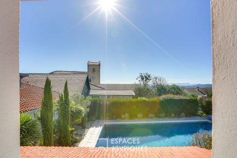 Maison de charme, avec jardin paysagé et piscine, proche côte landaise.