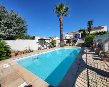 Villa 4 pièces 215 m²