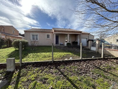 PLAIN PIED 3 CHAMBRES JARDIN ET GARAGE