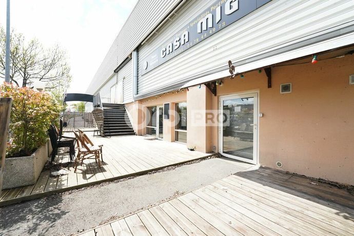 Local commercial 175 m²