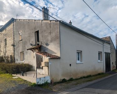 Maison mitoyenne T3 Jardin Dépendances Vouneuil s/ Vienne