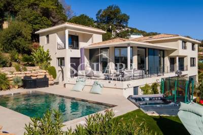 Magnifique villa familiale avec piscine pour 8 personnes aux Adrets-de-l'Estérel