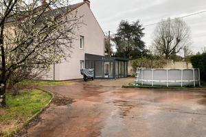 Maison mitoyenne T4 bâtie sur terrain plat et clôt, véranda,