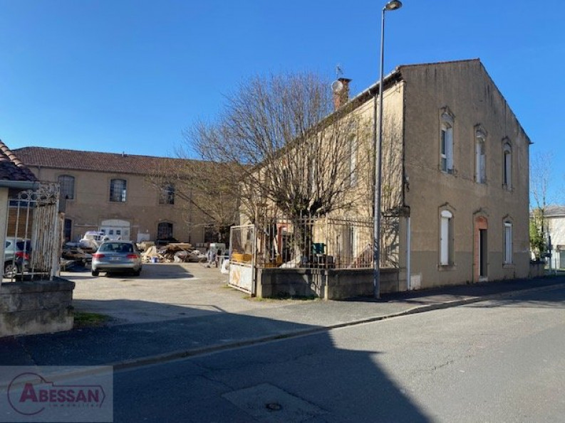 Propriété 10 pièces 1570 m²