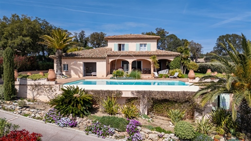 Villa provençale vue mer à vendre à Sainte-Maxime 