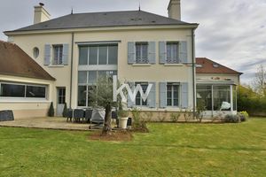 Maison de maître à Magny-le-Hongre avec studio indépendant