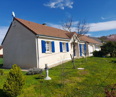 En vente GARCHIZY- MAISON DE PLAIN PIED AVEC DOUBLE GARAGE