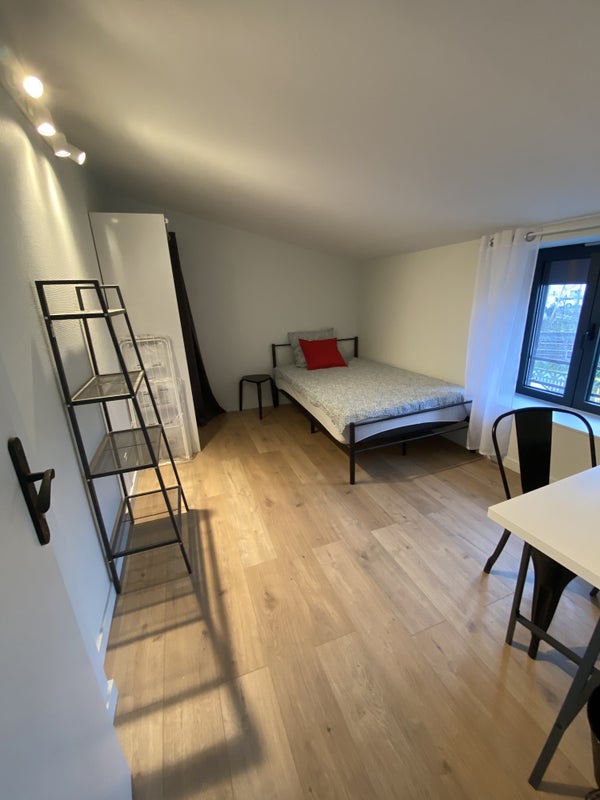 Colocation 8 pers Limite Lyon 8ème