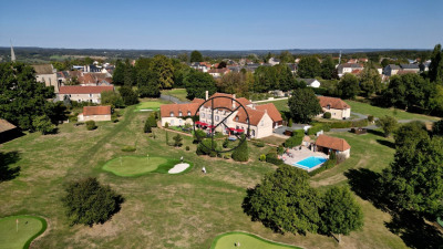 Château 35 pièces 1540 m² 