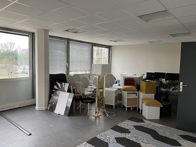 Bureaux Vide 149 m²