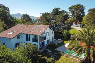 À VENDRE CIBOURE - VILLA VUE MER AVEC PISCINE