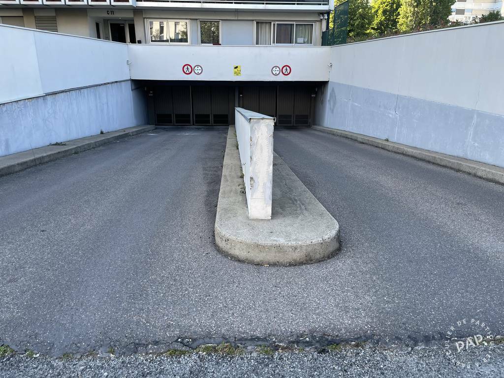 Parking - Garage Location Clichy   95€