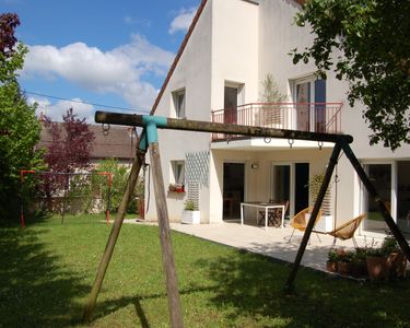 Montmuzard, maison familiale récente de 240 m² avec grande terrasse et jardin + studio locatif 