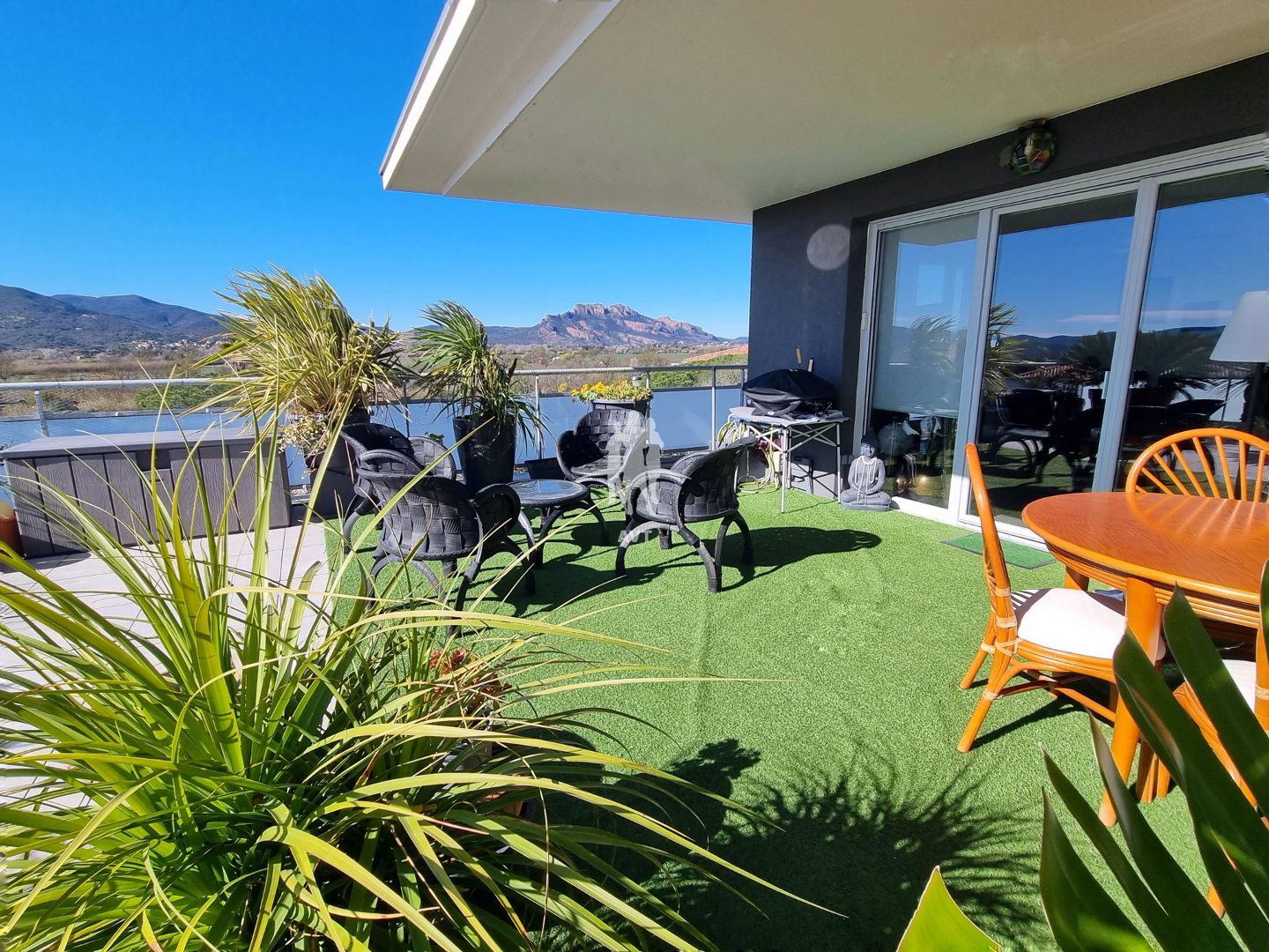 APPARTEMENT TERRASSE VUE PANORAMIQUE