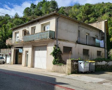 Local de Stockage 125 m² Vals les bains 