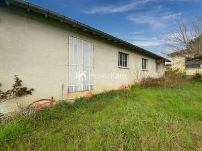 GARAGE POUR DE NOMBREUSES POSSBILITÉS