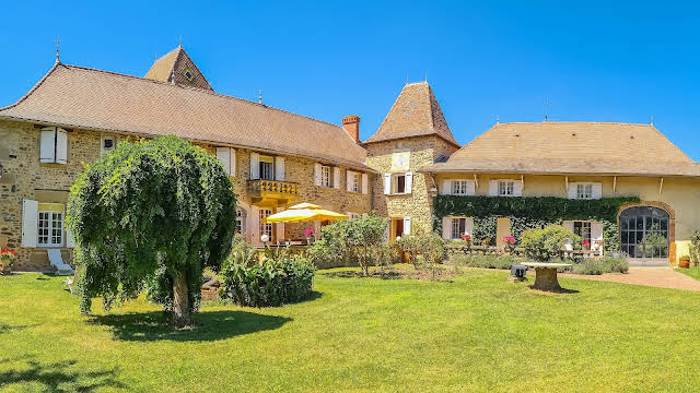 Château 21 pièces 472 m²