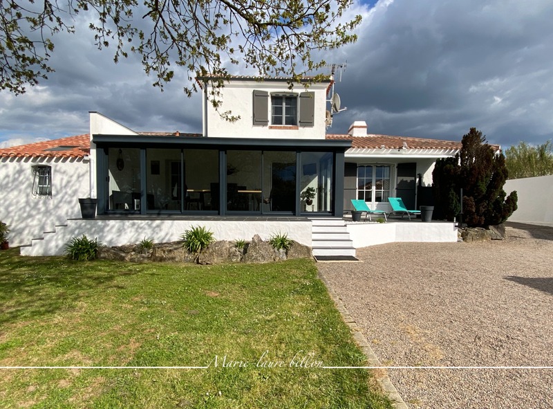 Dpt Vendée (85), à vendre BREM SUR MER maison de type 5, garages, parcelle clôturée de 4463 m2 