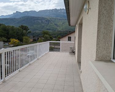 Pontcharra t3 59m² + terrasse 25m² + garage 14m²