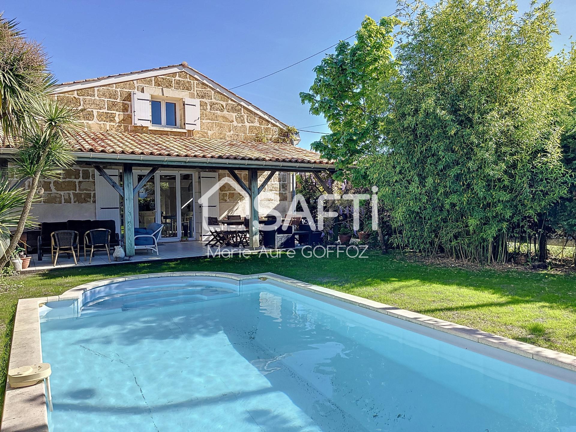 Maison en pierres rénovée avec piscine sans vis à vis !