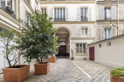 Immobilier professionnel Vente Paris 9e Arrondissement  154m² 1528500€