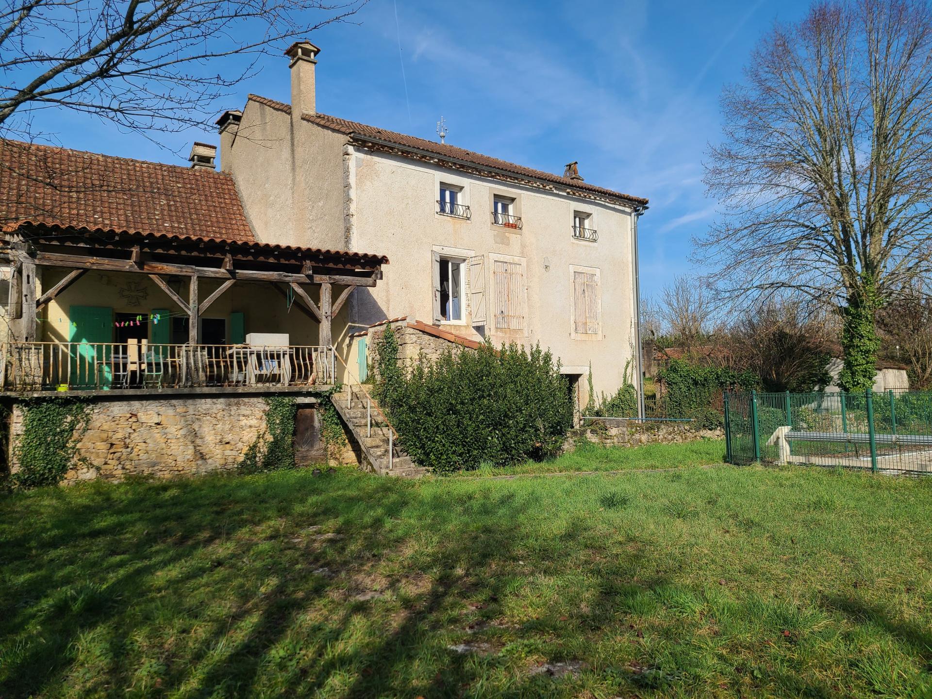 Maison en pierre 7 chambres, piscine, terrasse