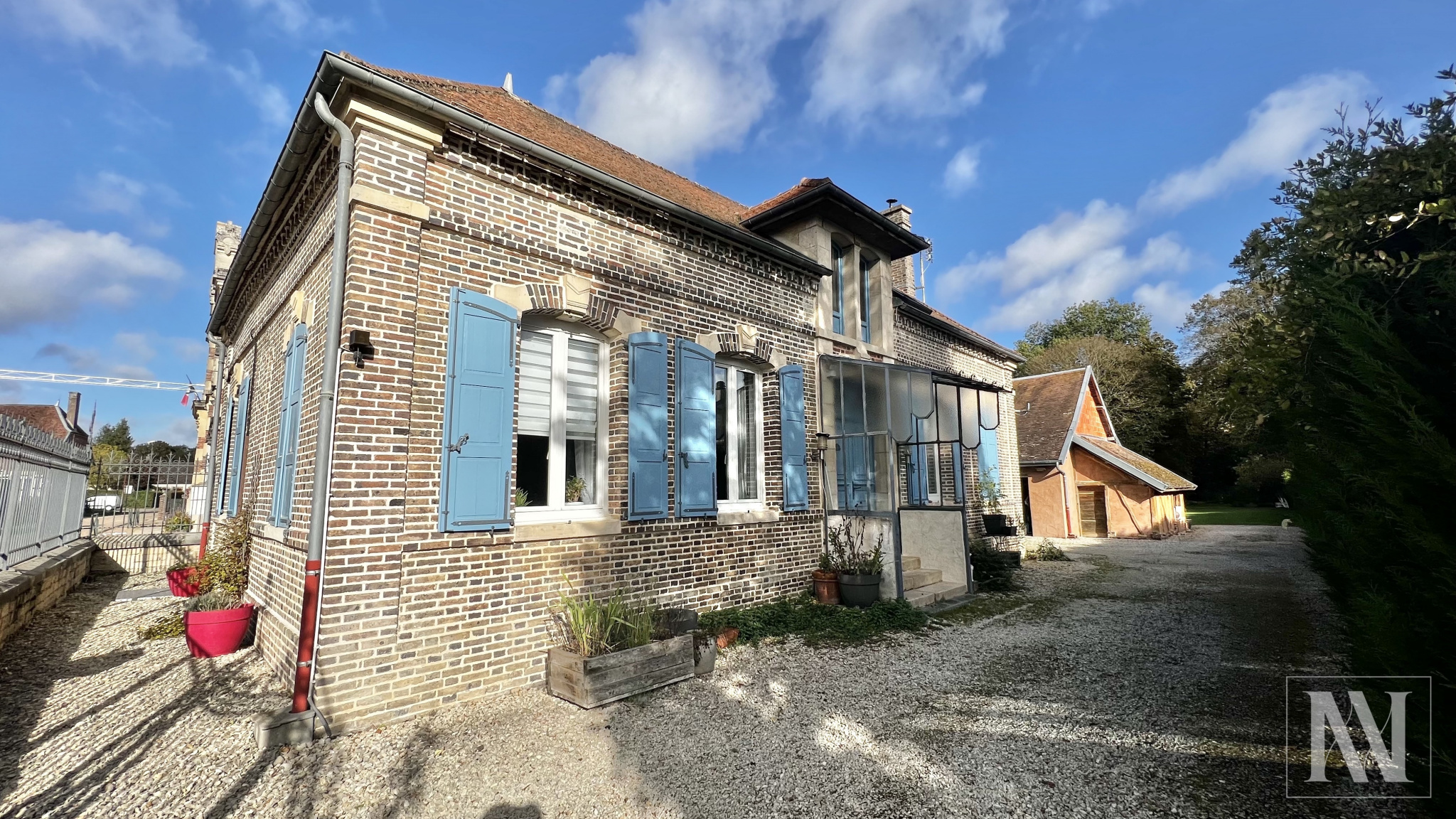 Vente d'une maison de 150m2 avec un étang à Chennegy