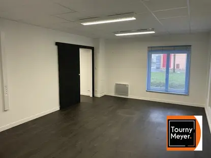 Immobilier professionnel Location Gouesnou  75m² 643€