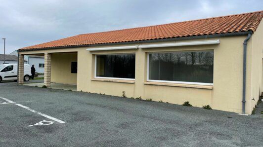 Local commercial 150 m²