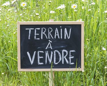 Terrain Plat et Carré, Libre de Constructeur