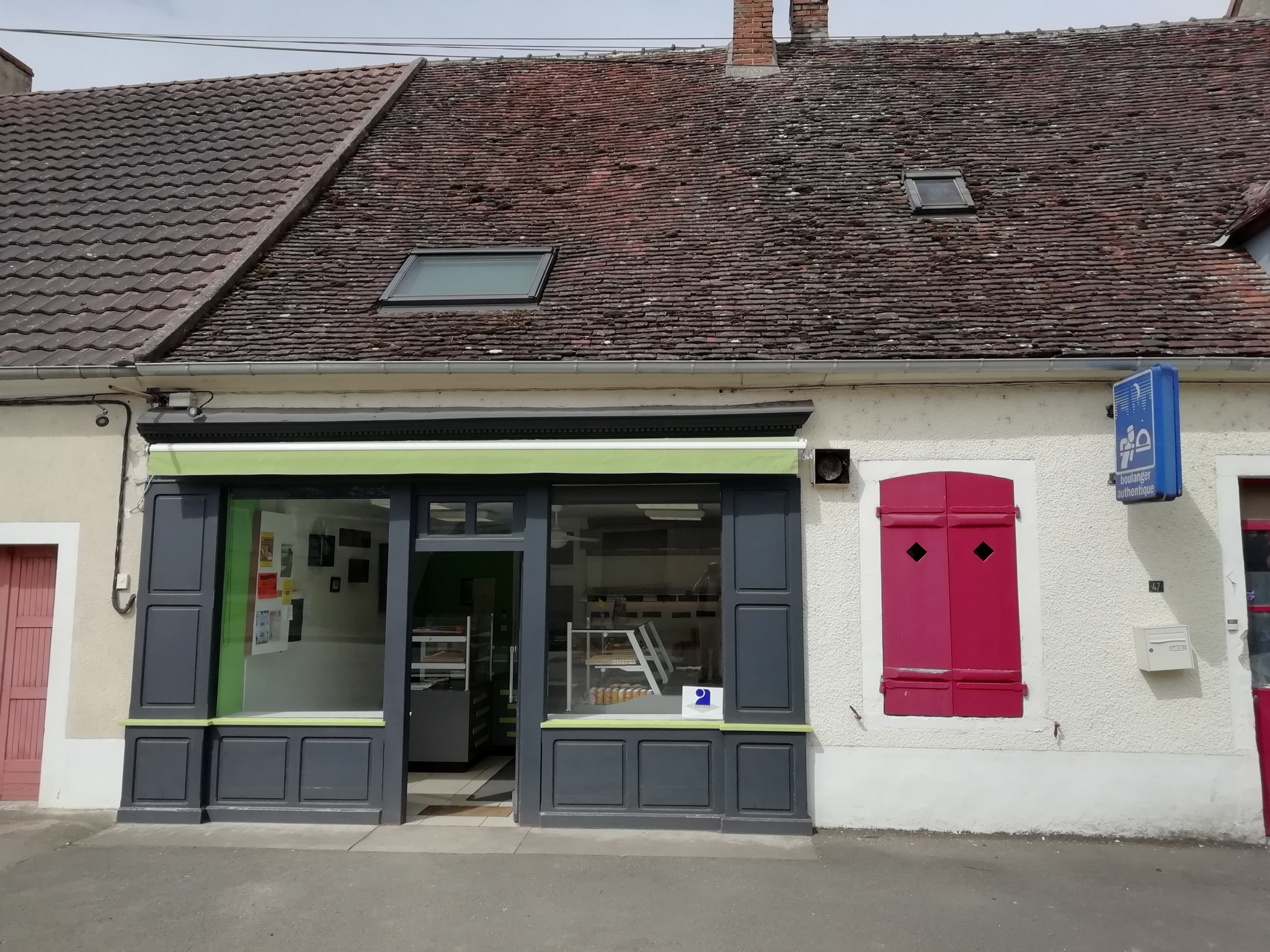 FONDS DE COMMERCE BOULANGERIE-PATISSERIE-CHOCOLATERIE  !