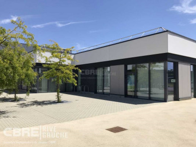 Local commercial 102 m² 