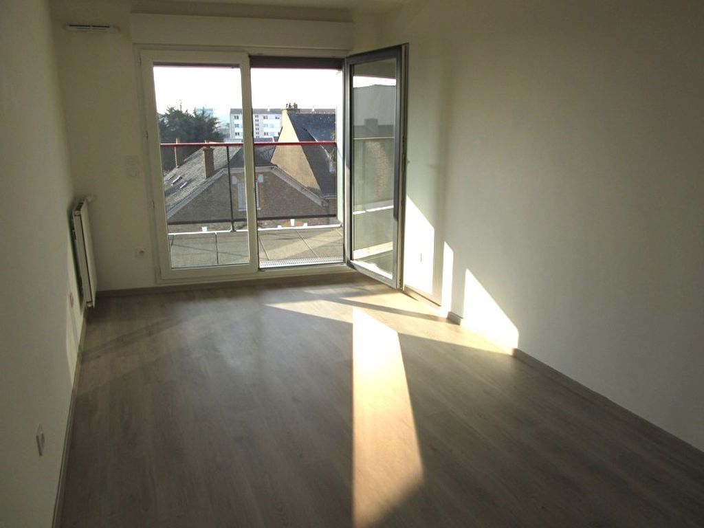 Vente Appartement 47 m² à Saint Jacques de la Lande 225 750 €