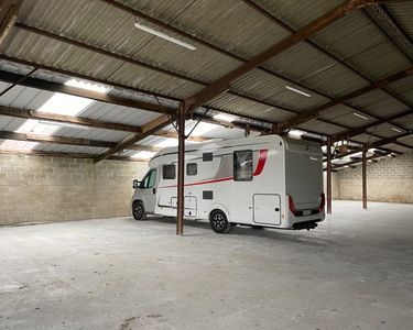 Hivernage / parking camping car caravane accès 24h/24