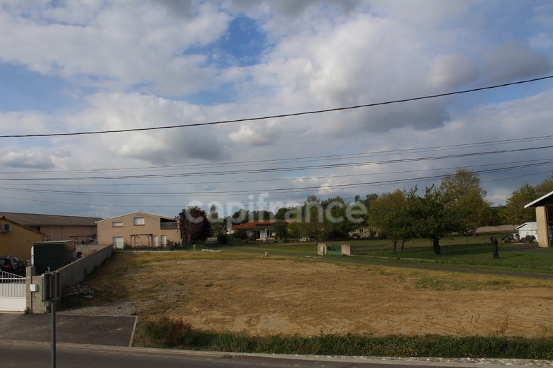 Dpt Haute Garonne (31), à vendre RIEUX terrain