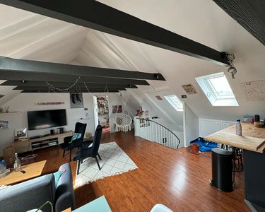 Loft 6 pièces 145 m² 