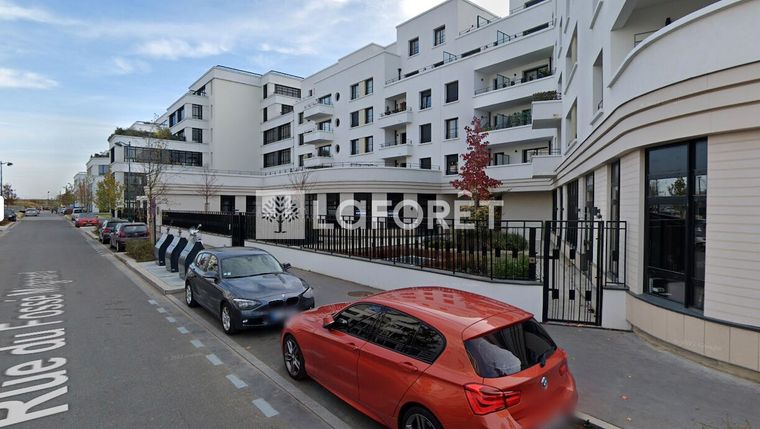 Immobilier professionnel Location Chessy  255m² 5345€