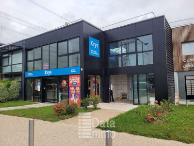 Local commercial 300 m²