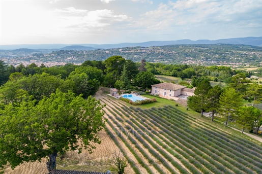 Une campagne provençale aux vues époustouflantes.