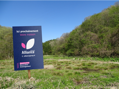 Terrain à bâtir de 350 m² à APREMONT (85) 