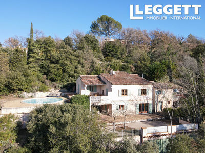 Charmante maison avec piscine et studio indépendant, située à proximité du village de Montauroux