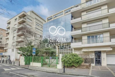 Immobilier professionnel Location Courbevoie  160m² 3733€